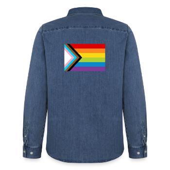 LGBT Pride Flag / Neue Regenbogen Progress Flagge - Männer Jeanshemd Organic von Stanley/Stella - verwaschenes Mittelblau  - Hinten - AI Model Male 185 light (185cm)