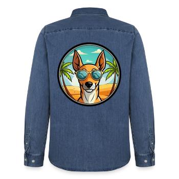 Podenco Ibizenco Hunderasse Cartoon Sonnenbrille Strand - Männer Jeanshemd Organic von Stanley/Stella - verwaschenes Mittelblau  - Hinten - AI Model Male 185 light (185cm)