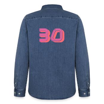 30. 30 ANS. 30e ANNIVERSAIRE. ANNIVERSAIRE 30 ANS. - Chemise en denim homme bio Stanley/Stella - bleu moyen délavé  - Dos - AI Model Male 185 light (185cm)