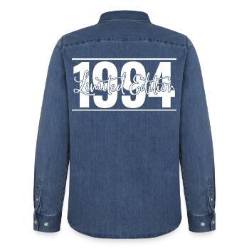 Edition limitée 1994 - Chemise en denim homme bio Stanley/Stella - bleu moyen délavé  - Dos - AI Model Male 185 light (185cm)