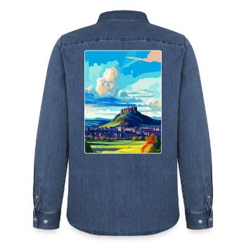 Stirling Écosse Royaume-Uni Affiche de voyage vintage WPA Art - Chemise en denim homme bio Stanley/Stella - bleu moyen délavé  - Dos - AI Model Male 185 light (185cm)