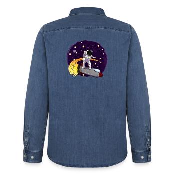 Astronaut Auf Rakete - Männer Jeanshemd Organic von Stanley/Stella - verwaschenes Mittelblau  - Hinten - AI Model Male 185 light (185cm)
