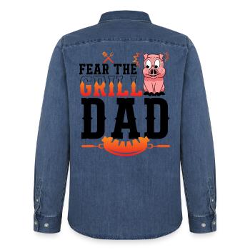 Knackiger Grillkönig Vatertag - Männer Jeanshemd Organic von Stanley/Stella - verwaschenes Mittelblau  - Hinten - AI Model Male 185 light (185cm)