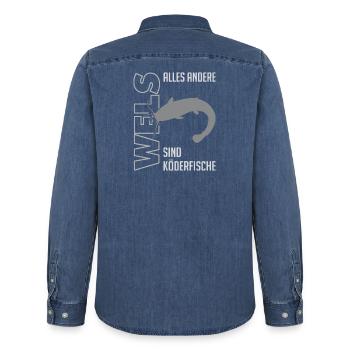 Wels angeln Waller fischen Sportfischen auf Wels - Männer Jeanshemd Organic von Stanley/Stella - verwaschenes Mittelblau  - Hinten - AI Model Male 185 light (185cm)