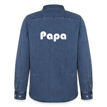 PAPA. VATERTAG. ALLES GUTE ZUM GEBURTSTAG, PAPA. ALLES GUTE ZUM GEBURTSTAG - Männer Jeanshemd Organic von Stanley/Stella - verwaschenes Mittelblau  - Hinten - AI Model Male 185 light (185cm)