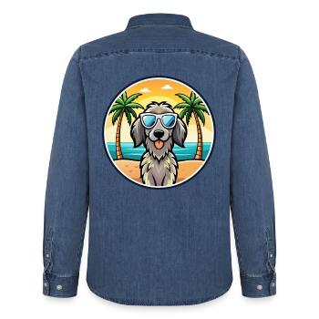 Deutsch Langhaar Vorstehhund Rasse Cartoon Strand - Männer Jeanshemd Organic von Stanley/Stella - verwaschenes Mittelblau  - Hinten - AI Model Male 185 light (185cm)