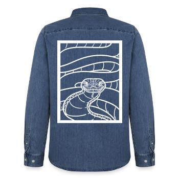 Majestätische Python Schlangenhalter - Männer Jeanshemd Organic von Stanley/Stella - verwaschenes Mittelblau  - Hinten - AI Model Male 185 light (185cm)
