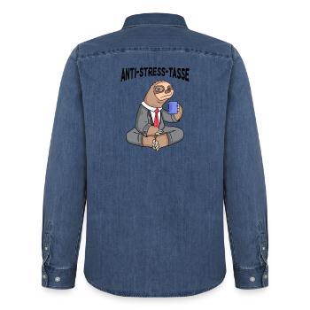 Anti Stress Tasse Faultier Kaffee Büroleben - Männer Jeanshemd Organic von Stanley/Stella - verwaschenes Mittelblau  - Hinten - AI Model Male 185 light (185cm)