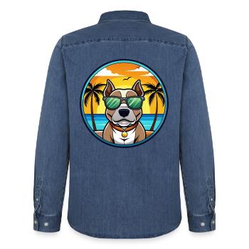 American Pitbull Terrier Hunderasse Cartoon Beach - Männer Jeanshemd Organic von Stanley/Stella - verwaschenes Mittelblau  - Hinten - AI Model Male 185 light (185cm)