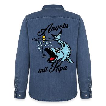 Angeln mit Papa. Ein Angeltag mit Papa - Männer Jeanshemd Organic von Stanley/Stella - verwaschenes Mittelblau  - Hinten - AI Model Male 185 light (185cm)