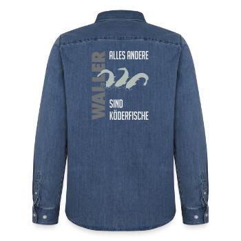 Wels fischen Kampf mit dem starken Wels - Männer Jeanshemd Organic von Stanley/Stella - verwaschenes Mittelblau  - Hinten - AI Model Male 185 light (185cm)