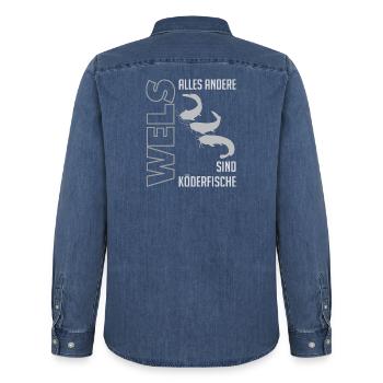Wels angeln Waller fischen Sportfischen auf Wels - Männer Jeanshemd Organic von Stanley/Stella - verwaschenes Mittelblau  - Hinten - AI Model Male 185 light (185cm)