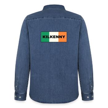 Kilkenny City in irischer Flagge - Männer Jeanshemd Organic von Stanley/Stella - verwaschenes Mittelblau  - Hinten - AI Model Male 185 light (185cm)