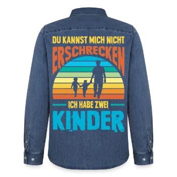 Papa 2 Kinder Geschenk Spruch Vater Geburtstag - Männer Jeanshemd Organic von Stanley/Stella - verwaschenes Mittelblau  - Hinten - AI Model Male 185 light (185cm)