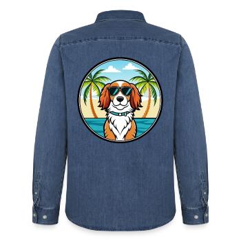 Welsh Springer Spaniel Hunderasse Cartoon Beach - Männer Jeanshemd Organic von Stanley/Stella - verwaschenes Mittelblau  - Hinten - AI Model Male 185 light (185cm)