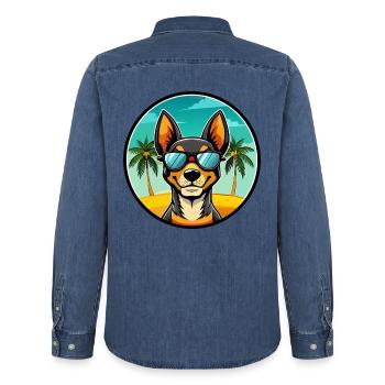 Spielzeug Manchester Terrier Hunderasse Cartoon Strand - Männer Jeanshemd Organic von Stanley/Stella - verwaschenes Mittelblau  - Hinten - AI Model Male 185 light (185cm)