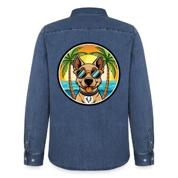 Deutscher Jagdterrier Hunderasse Cartoon Beach - Männer Jeanshemd Organic von Stanley/Stella - verwaschenes Mittelblau  - Hinten - AI Model Male 185 light (185cm)