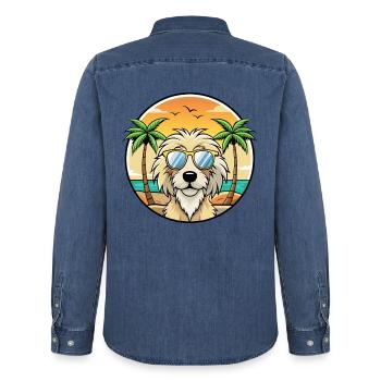 Katalanische Schäferhundrasse Cartoon Sonnenbrille Strand - Männer Jeanshemd Organic von Stanley/Stella - verwaschenes Mittelblau  - Hinten - AI Model Male 185 light (185cm)