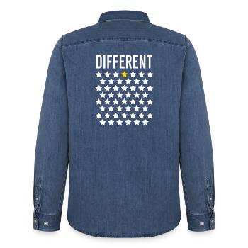 Anders: Goldener Stern in der Mitte der Sterne - Männer Jeanshemd Organic von Stanley/Stella - verwaschenes Mittelblau  - Hinten - AI Model Male 185 light (185cm)