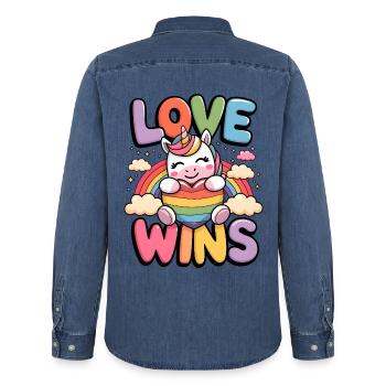 L’amour gagne - Chemise en denim homme bio Stanley/Stella - bleu moyen délavé  - Dos - AI Model Male 185 light (185cm)