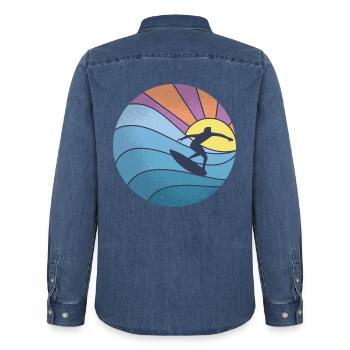 Sonne Meer Wellenreiten - Männer Jeanshemd Organic von Stanley/Stella - verwaschenes Mittelblau  - Hinten - AI Model Male 185 light (185cm)