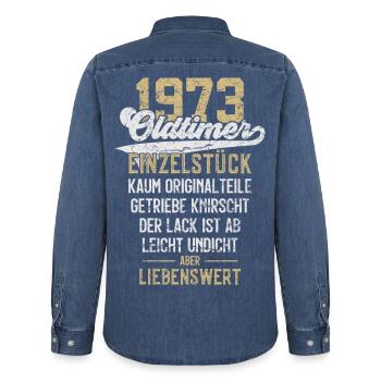 LUSTIG 53. GEBURTSTAG OLDTIMER 1973 EINZELSTÜCK - Männer Jeanshemd Organic von Stanley/Stella - verwaschenes Mittelblau  - Hinten - AI Model Male 185 light (185cm)