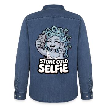 Eiskaltes Selfie - Männer Jeanshemd Organic von Stanley/Stella - verwaschenes Mittelblau  - Hinten - AI Model Male 185 light (185cm)