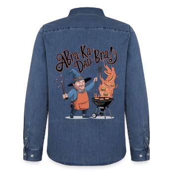 AbraKa-Papa-BH! - Männer Jeanshemd Organic von Stanley/Stella - verwaschenes Mittelblau  - Hinten - AI Model Male 185 light (185cm)