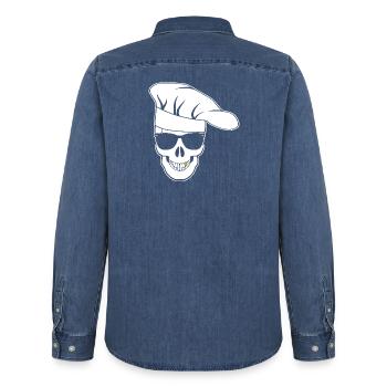 Crâne avec lunettes de soleil, toque de chef - Chemise en denim homme bio Stanley/Stella - bleu moyen délavé  - Dos - AI Model Male 185 light (185cm)
