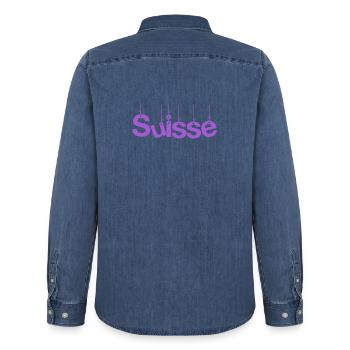 SUISSE. PAYS. GENEVE. SUISSE. HUMOUR - Chemise en denim homme bio Stanley/Stella - bleu moyen délavé  - Dos - AI Model Male 185 light (185cm)