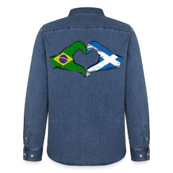 Brésil Ecosse drapeau mains forme de coeur utilisé - Chemise en denim homme bio Stanley/Stella - bleu moyen délavé  - Dos - AI Model Male 185 light (185cm)