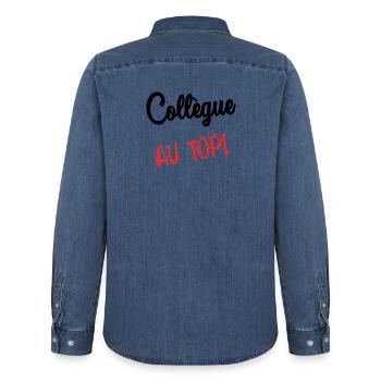 COLLEGUE. HUMOUR. RETRAITE. RETRAITE. RETRAITEE - Chemise en denim homme bio Stanley/Stella - bleu moyen délavé  - Dos - AI Model Male 185 light (185cm)