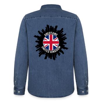 Abertawe Skyline UK Flagge Reise-Souvenir - Männer Jeanshemd Organic von Stanley/Stella - verwaschenes Mittelblau  - Hinten - AI Model Male 185 light (185cm)