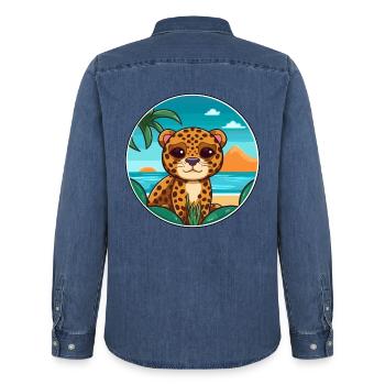 Jaguar Aquarell Karikatur Kawaii Clipart Tier - Männer Jeanshemd Organic von Stanley/Stella - verwaschenes Mittelblau  - Hinten - AI Model Male 185 light (185cm)