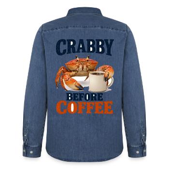 Crabby Before Coffee Krabbe Und Morgenkaffee - Männer Jeanshemd Organic von Stanley/Stella - verwaschenes Mittelblau  - Hinten - AI Model Male 185 light (185cm)
