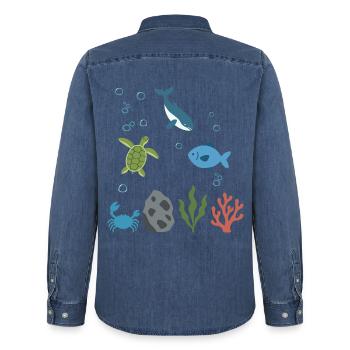 Wal Unterwasser Kinder Meeresschildkröte - Männer Jeanshemd Organic von Stanley/Stella - verwaschenes Mittelblau  - Hinten - AI Model Male 185 light (185cm)