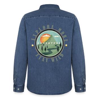 Vintage Berge Abenteuer Spruch Retro Explore More  - Männer Jeanshemd Organic von Stanley/Stella - verwaschenes Mittelblau  - Hinten - AI Model Male 185 light (185cm)
