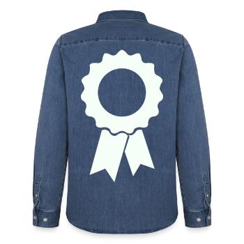 Auszeichnungsbadge mit Kranz - Männer Jeanshemd Organic von Stanley/Stella - verwaschenes Mittelblau  - Hinten - AI Model Male 185 light (185cm)