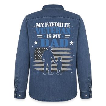 My Favorite Veteran Is My Dad Soldat - Männer Jeanshemd Organic von Stanley/Stella - verwaschenes Mittelblau  - Hinten - AI Model Male 185 light (185cm)
