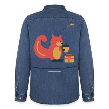 Eichhörnchen packt Nussgeschenke – Weihnachten - Männer Jeanshemd Organic von Stanley/Stella - verwaschenes Mittelblau  - Hinten - AI Model Male 185 light (185cm)