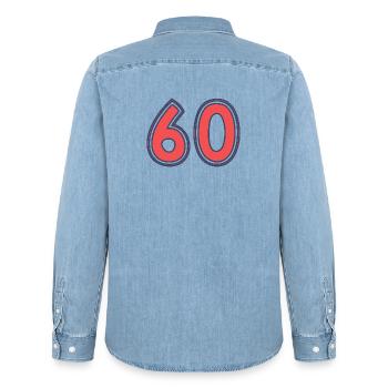 60. 60 JAHRE. 60-JÄHRIGES JUBILÄUM. 60. GEBURTSTAG. - Männer Jeanshemd Organic von Stanley/Stella - verwaschenes Hellblau - Hinten - AI Model Male 185 light (185cm)