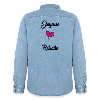 RETRAITE. BONNE RETRAITE. JOYEUSE RETRAITE - Chemise en denim homme bio Stanley/Stella - bleu clair délavé - Dos - AI Model Male 185 light (185cm)