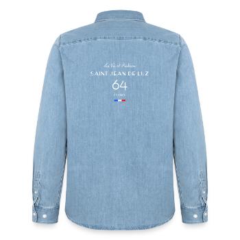 Saint Jean de Luz Pyrénées 64, Baskenland Frankreich - Männer Jeanshemd Organic von Stanley/Stella - verwaschenes Hellblau - Hinten - AI Model Male 185 light (185cm)