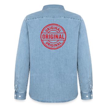 Ursprüngliches Grunge-Gummistempel-Abzeichen-Vektordesign - Männer Jeanshemd Organic von Stanley/Stella - verwaschenes Hellblau - Hinten - AI Model Male 185 light (185cm)