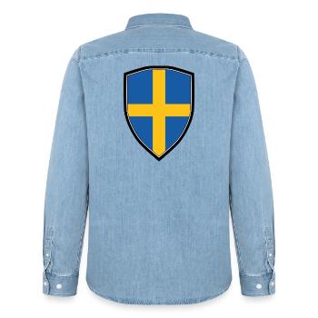 SWEDEN FLAG SHIELD - Männer Jeanshemd Organic von Stanley/Stella - verwaschenes Hellblau - Hinten - AI Model Male 185 light (185cm)