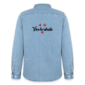 RETRAITE. RETRAITE. RETRAITEE. BONNE RETRAITE - Chemise en denim homme bio Stanley/Stella - bleu clair délavé - Dos - AI Model Male 185 light (185cm)