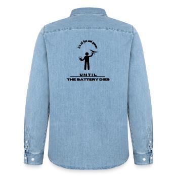 It's all fun and games until the battery dies - Männer Jeanshemd Organic von Stanley/Stella - verwaschenes Hellblau - Hinten - AI Model Male 185 light (185cm)