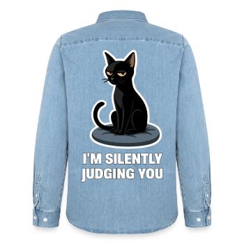 Je ne fais que te juger – Sarcastic Black Cat Design - Chemise en denim homme bio Stanley/Stella - bleu clair délavé - Dos - AI Model Male 185 light (185cm)