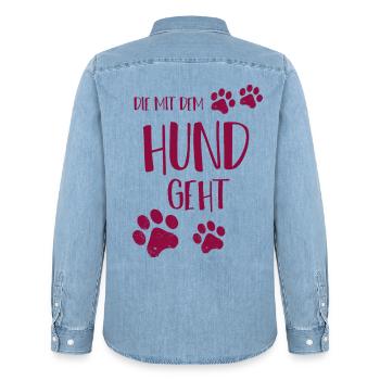 Die mit dem Hund geht - Männer Jeanshemd Organic von Stanley/Stella - verwaschenes Hellblau - Hinten - AI Model Male 185 light (185cm)