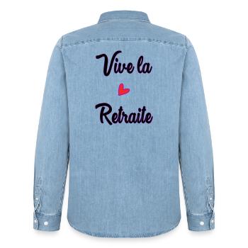 RETRAITE. RETRAITE. RETRAITEE. BONNE RETRAITE - Chemise en denim homme bio Stanley/Stella - bleu clair délavé - Dos - AI Model Male 185 light (185cm)